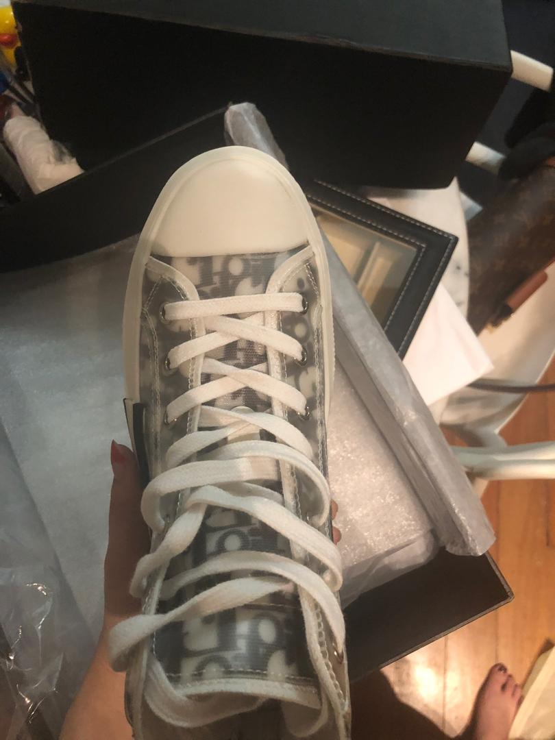 Dior kaws sneakers hotsell