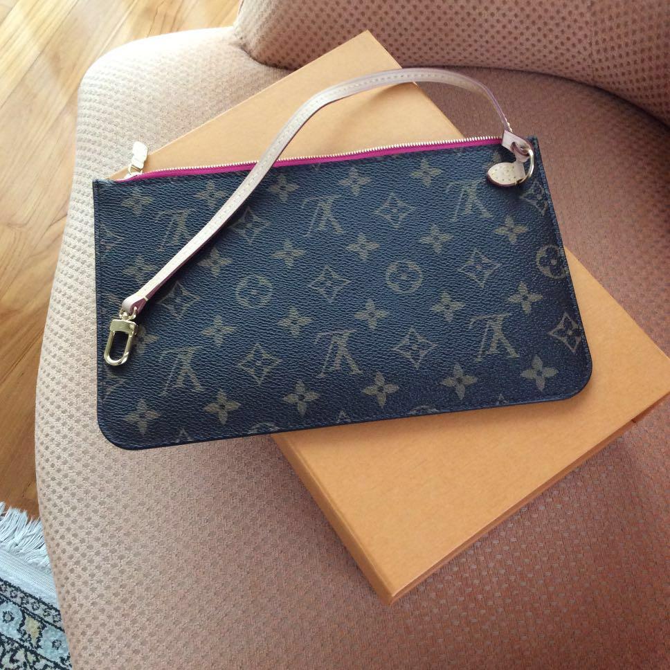 wristlet pouch louis vuitton