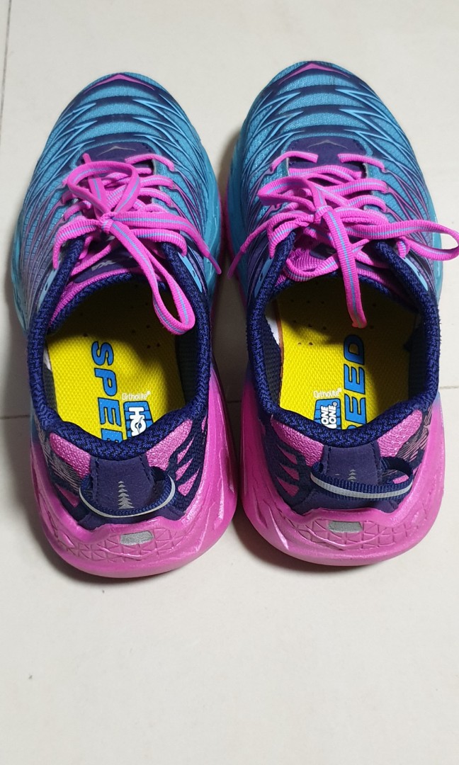 hoka one one clayton