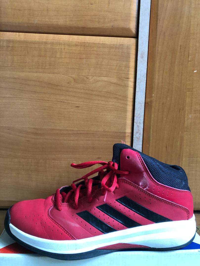 youth adidas basketball shoes