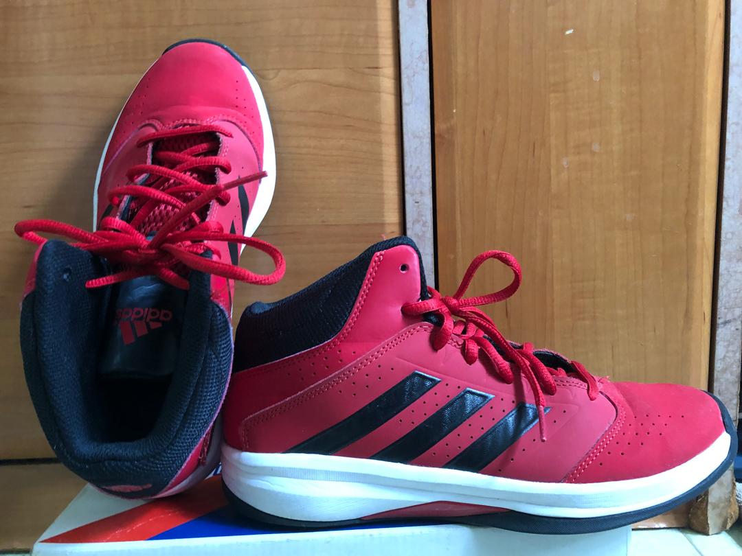 youth adidas basketball shoes