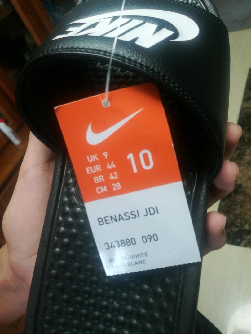 new nike benassi slides