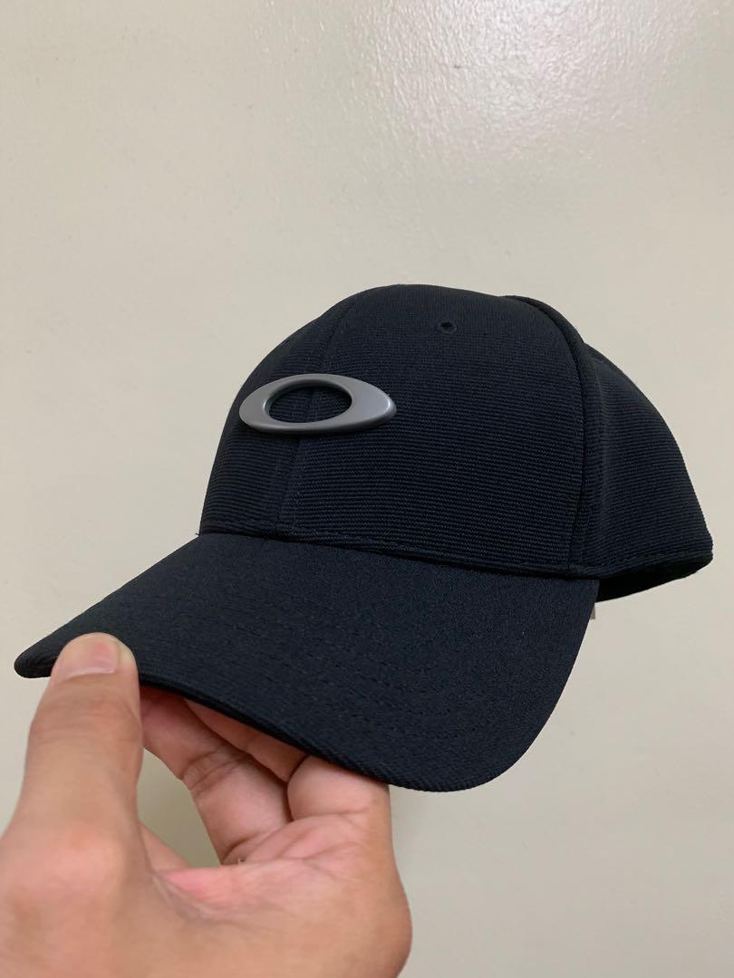 Oakley Cap (Black), Men's Fashion, Watches & Accessories, Cap & Hats on  Carousell