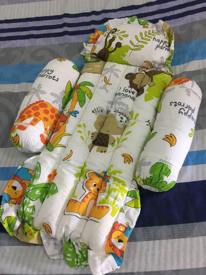 Owen Joining Set (Category: Baby Toiletries & Grooming) located in Bacoor. Submitted by helpmetodeclutter (Listing ID 232431391, Image 1). Description: Almost new! Washed using Cycles baby detergent. In excellent used condition (10/10) Bought it for 1,029php at Baby Company. MOP: BDO only Courier: EasyGo, LBC or Lalamove (shipping fee c/o buyer).