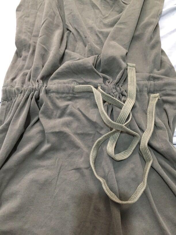 James Perse Racerback cowl neck drawstring mini dress (Category: Dresses) located in Manila. Submitted by sheseesells (Listing ID 231839399, Image 2). Description: FREE SHIPPING (anywhere). Original from Canada US size:3 Color as shown in the pictures (olive green) Bust 36 in True waist 29 half Low hip 40 Across shoulder 15 half Arm length 24 half In seam 34 .