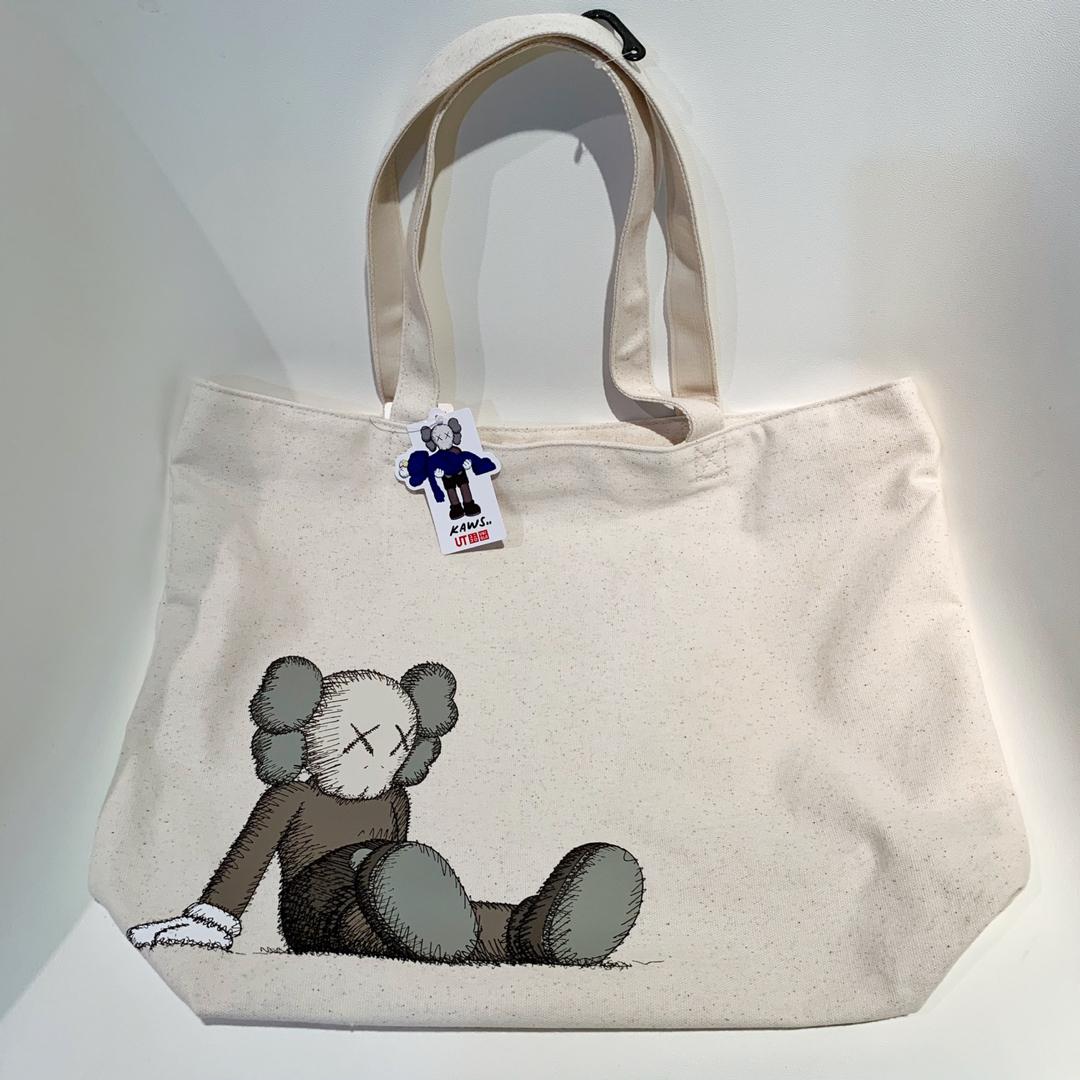 uniqlo kaws tote bag malaysia
