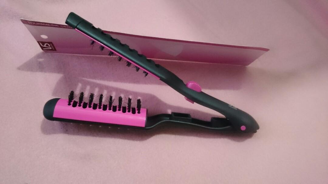 Vidal Sassoon Tourmaline Ceramic Straightening Brush Health Beauty Hair Care On Carousell