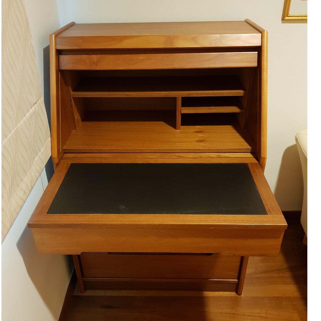 Writing Table for Writers, Furniture & Home Living, Furniture, Tables ...