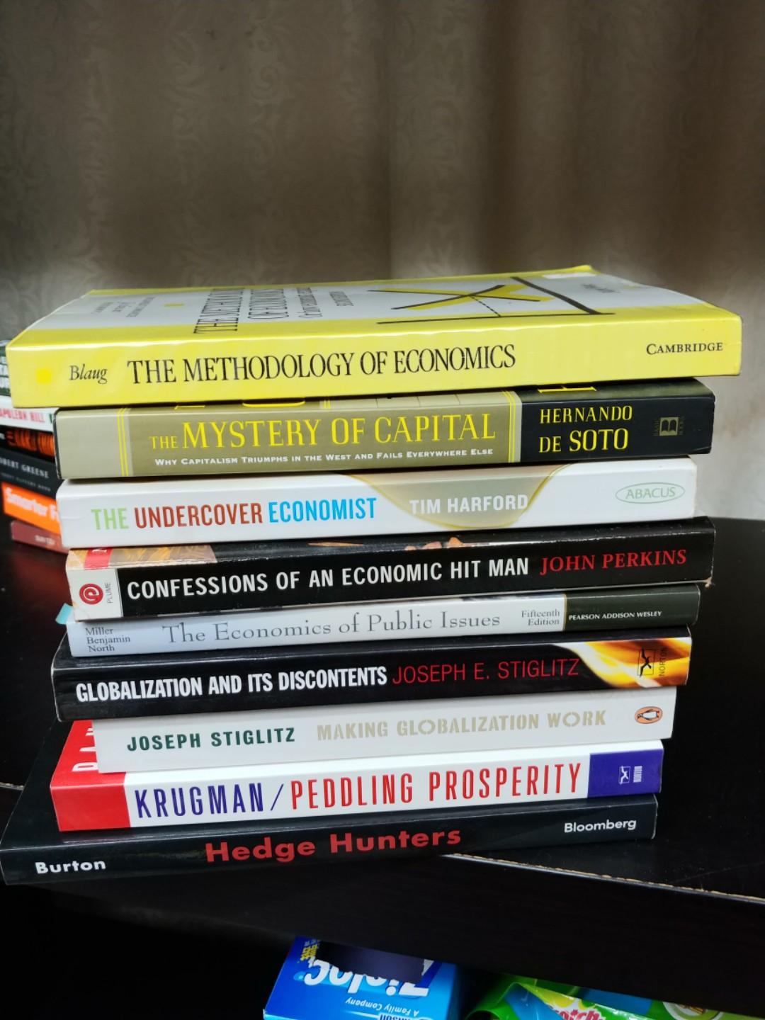 Best seller classics Economic books - in a set, Hobbies ...