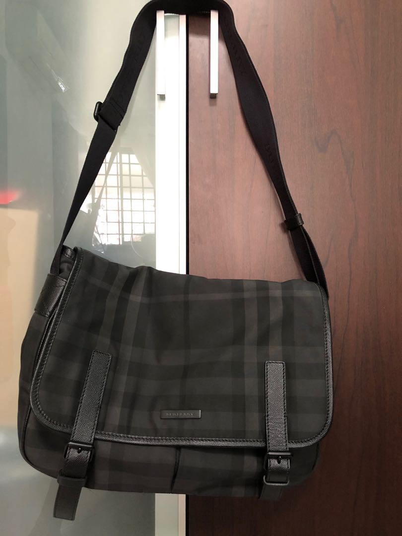 document sling bag