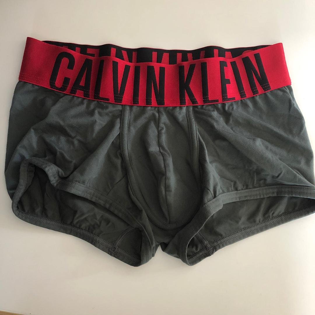 Calvin Klein thong T-back size S, 運動產品, 其他運動配件- Carousell
