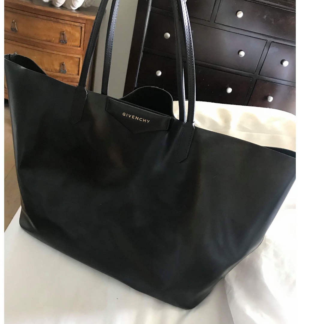 Givenchy leather shopper store