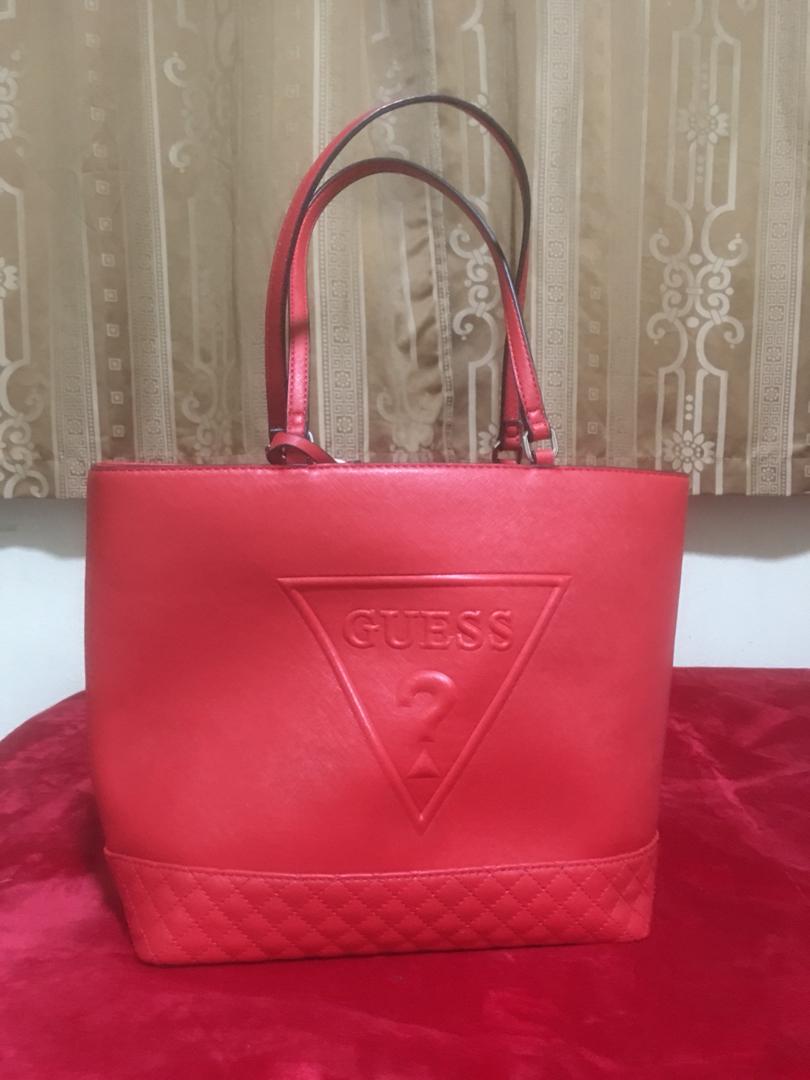 guess red shoulder bag