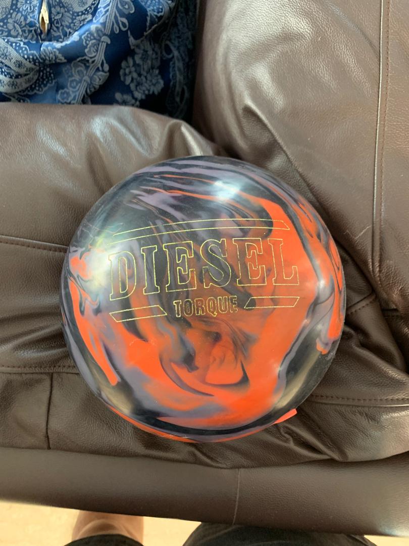 Hammer Diesel Torque 15lbs Bowling Ball, Sports Equipment, Sports