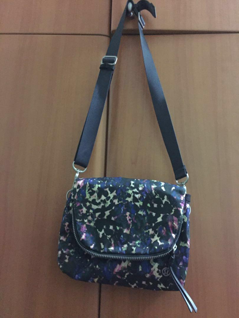 lululemon cross body