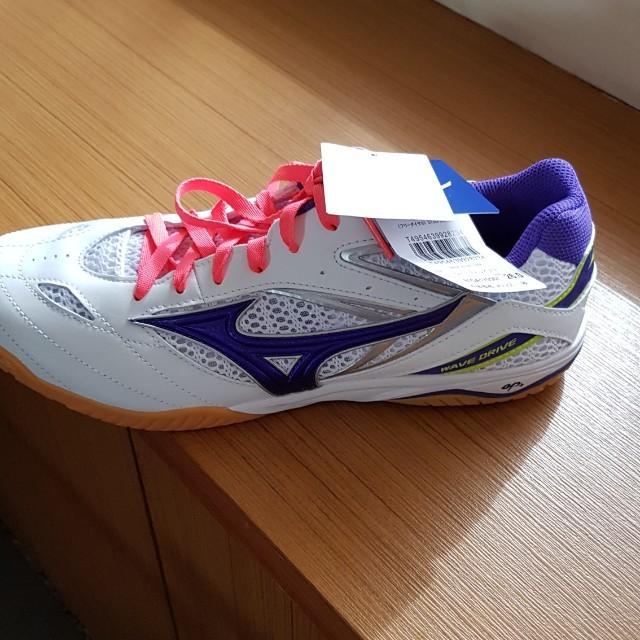 mizuno wave drive table tennis shoes