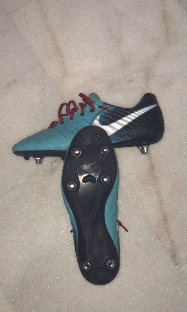 nike tiempo legend sg