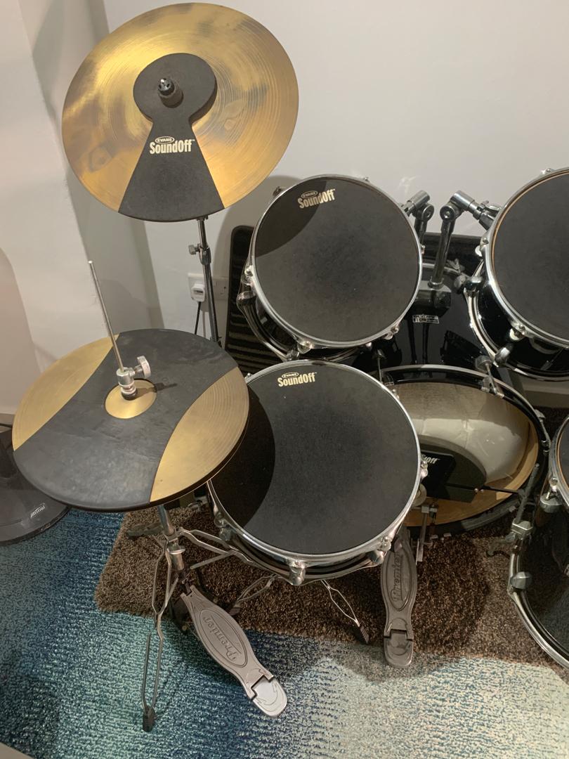 Olympic Premier Drum 5 piece plus cymbals plus Evans Soundoff