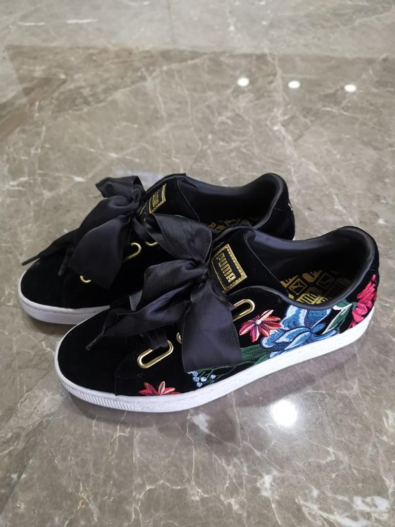Puma embroidered low top sneakers 