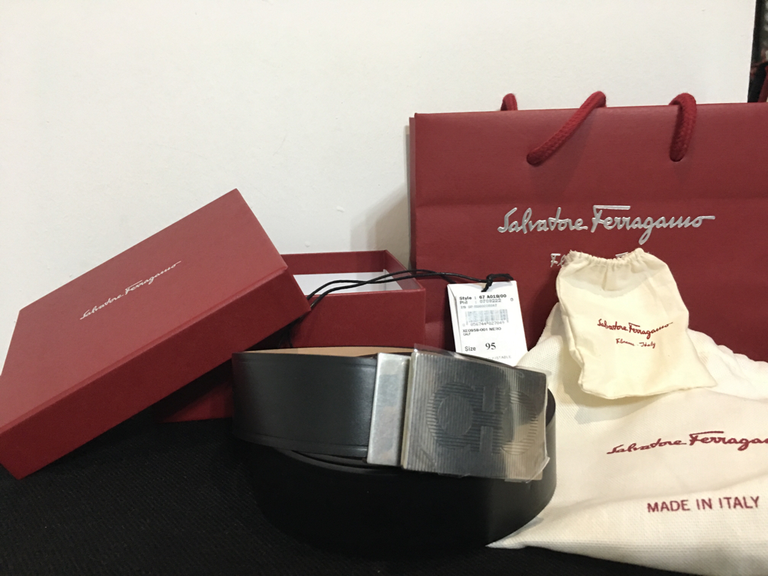 ferragamo belt packaging
