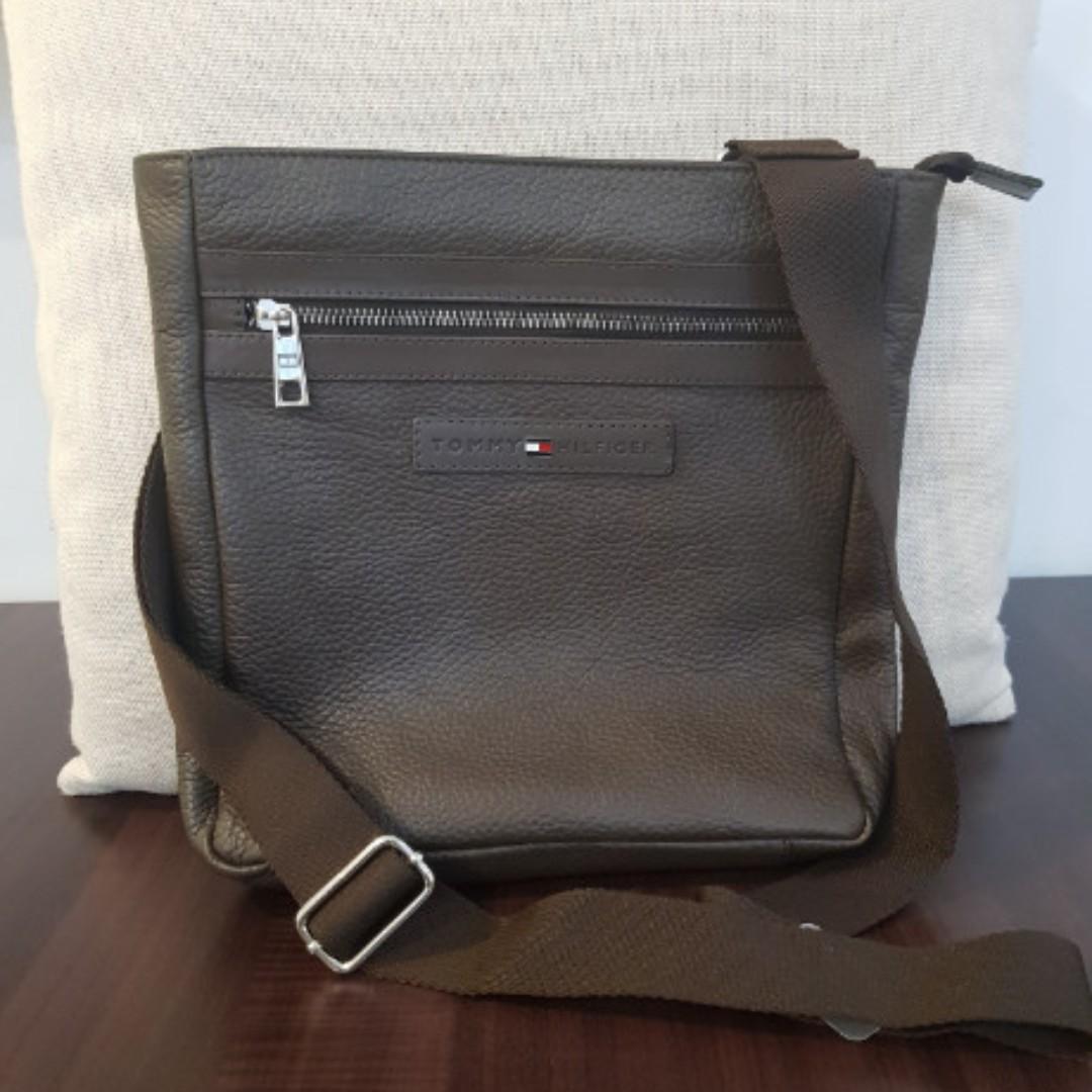 tommy hilfiger sling bag mens