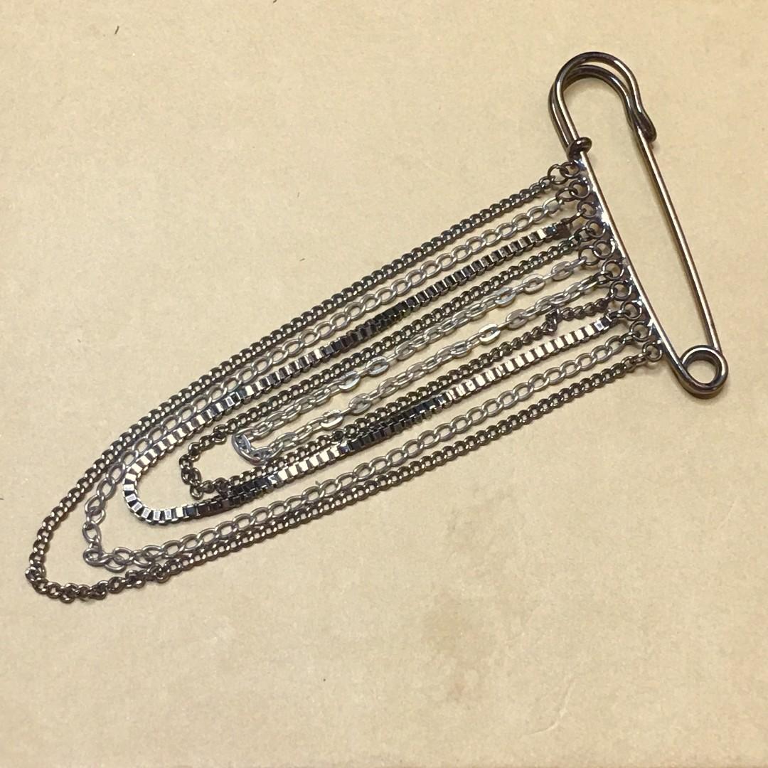 safety pin profile