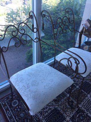 2 chairs very clean