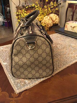 Authentic  Gucci,very clean
