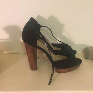 Vincci black heels 