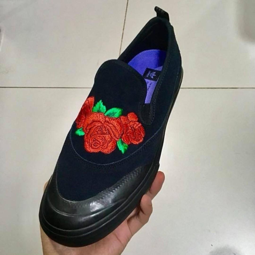 Adidas matchcourt slip on nakel top