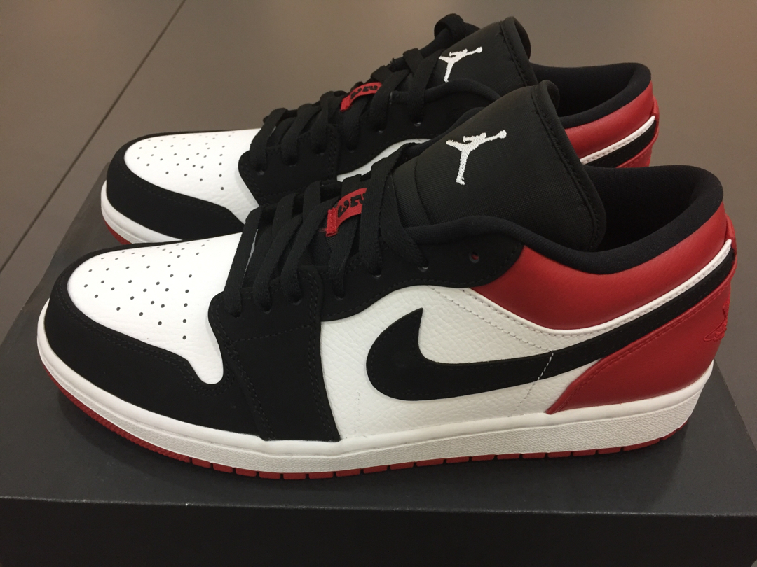 Air Jordan 1 Low Black Toe Men S Fashion Footwear Sneakers On Carousell