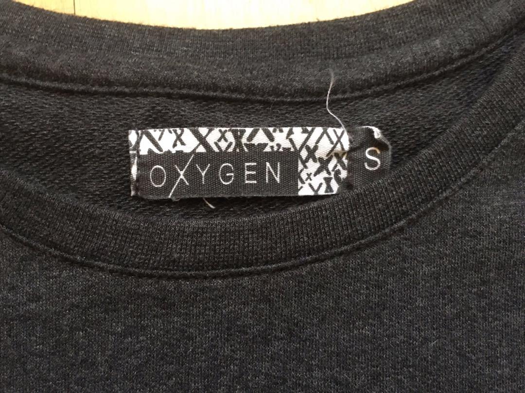 Black Pullover (Category: Coats, Jackets and Outerwear) located in Quezon City. Submitted by raymoncris (Listing ID 231031571, Image 3). Description: 9/10 Condition Rarely Used Size: S Oxygen Original 1500.