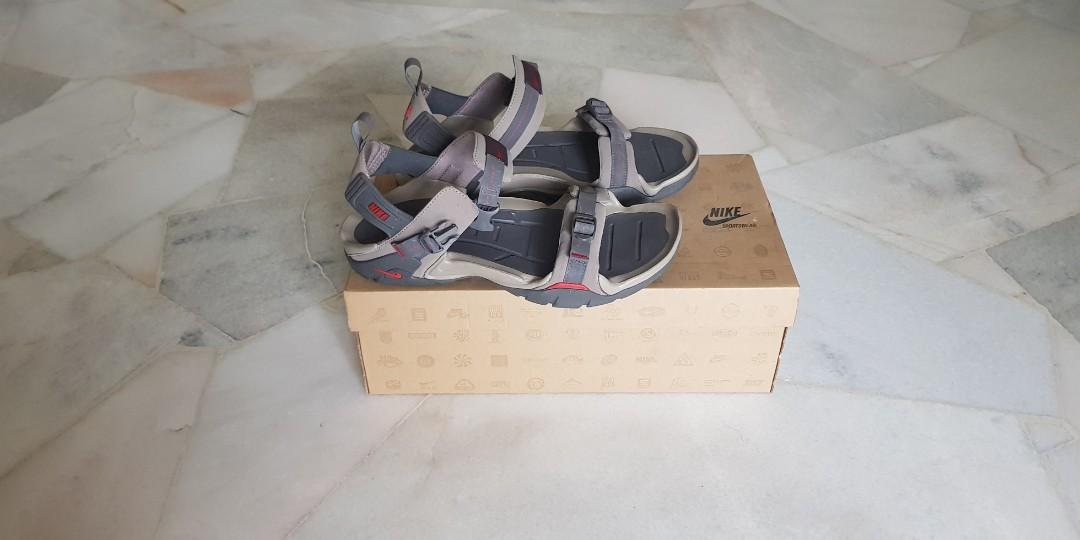 Nike hot sale straprunner sandals