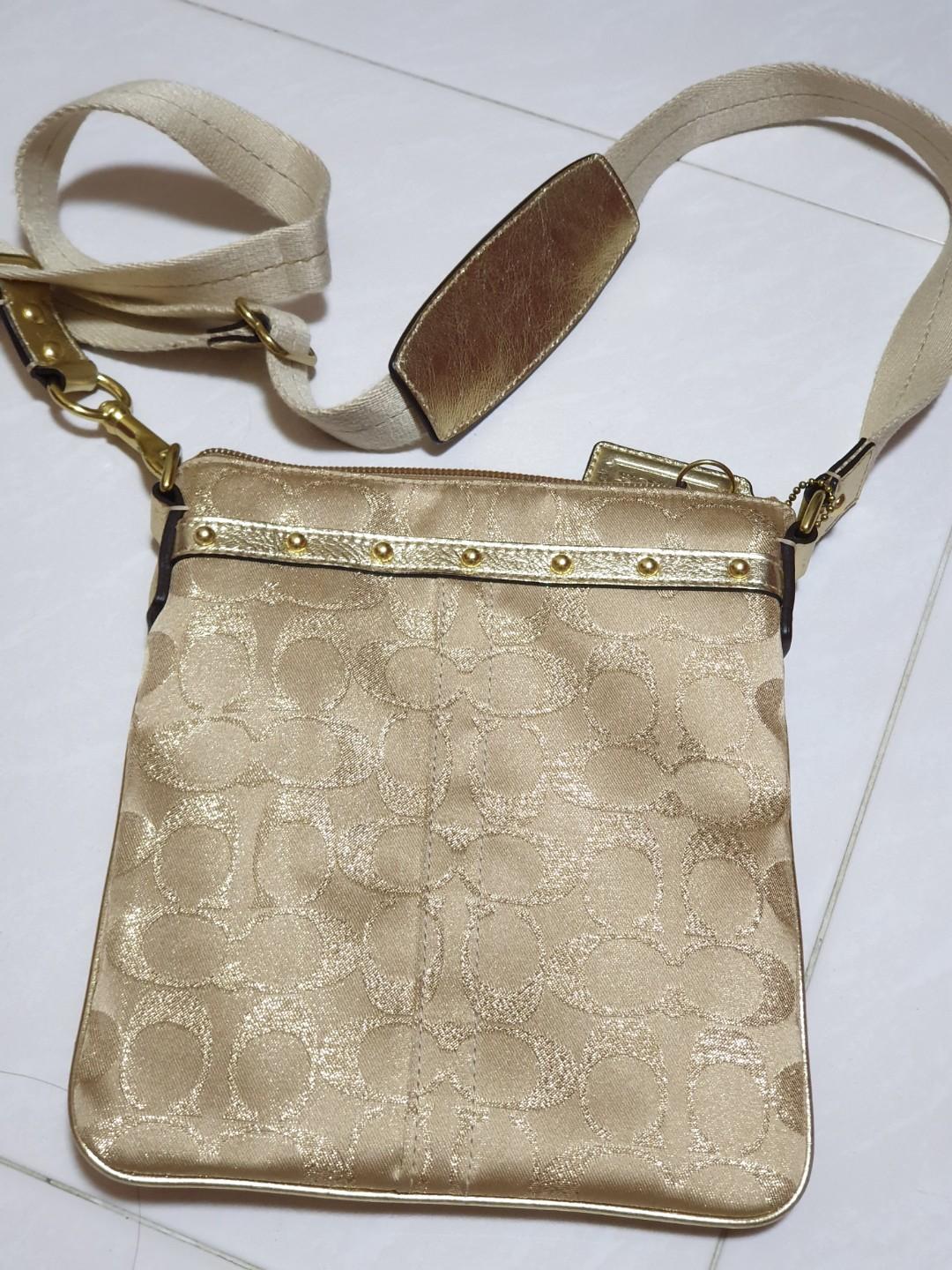 Coach bag gold hotsell color