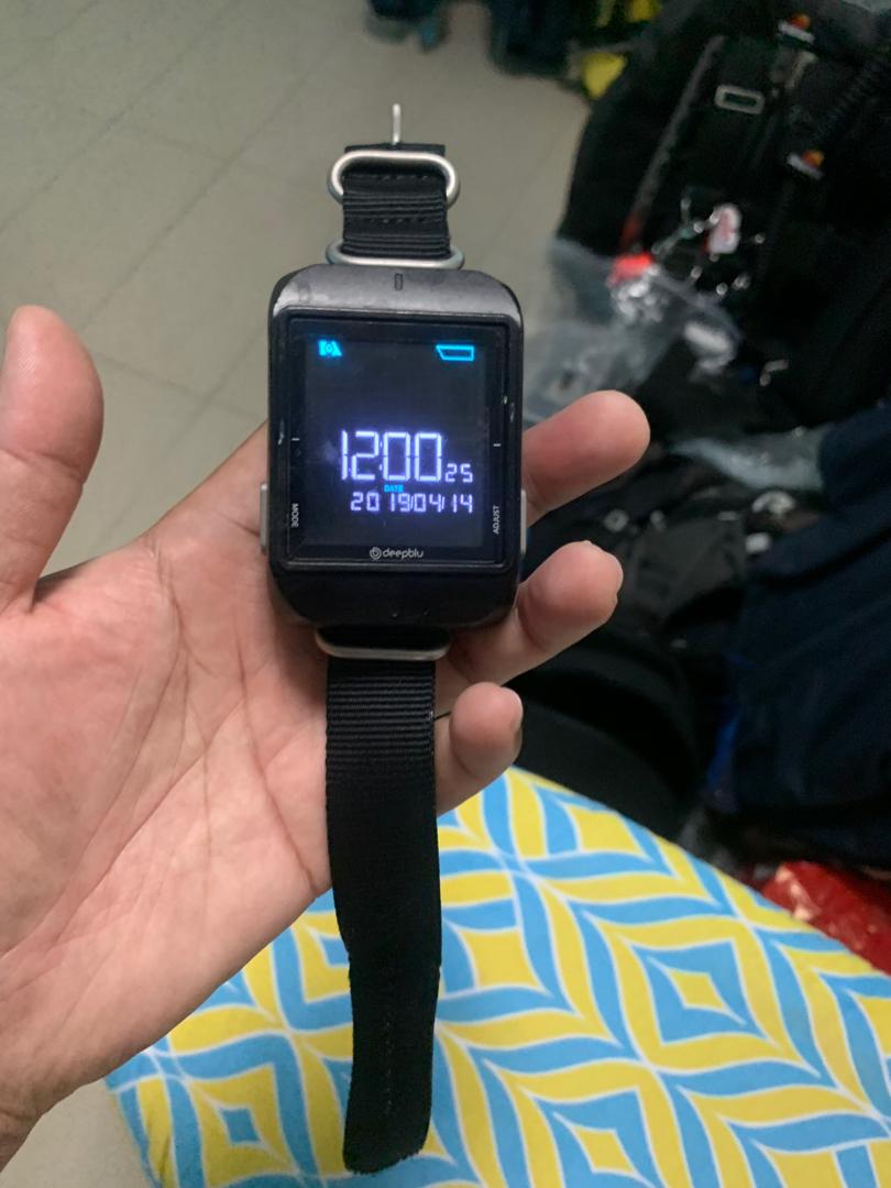 Cosmiq Deepblu Dive Computer Full Set Sports Sports Games Equipment On Carousell