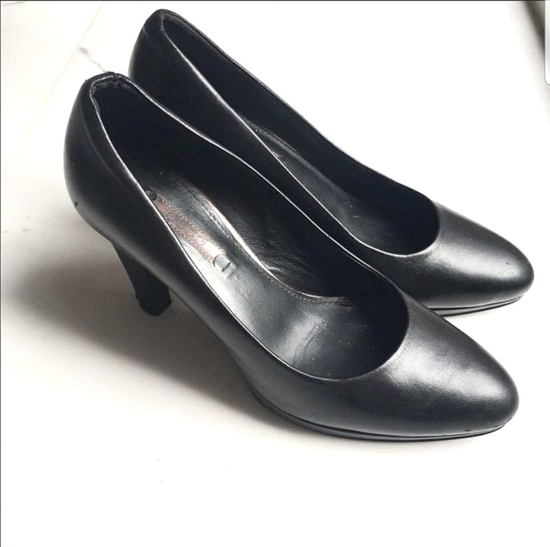 christian louboutin black patent leather pumps