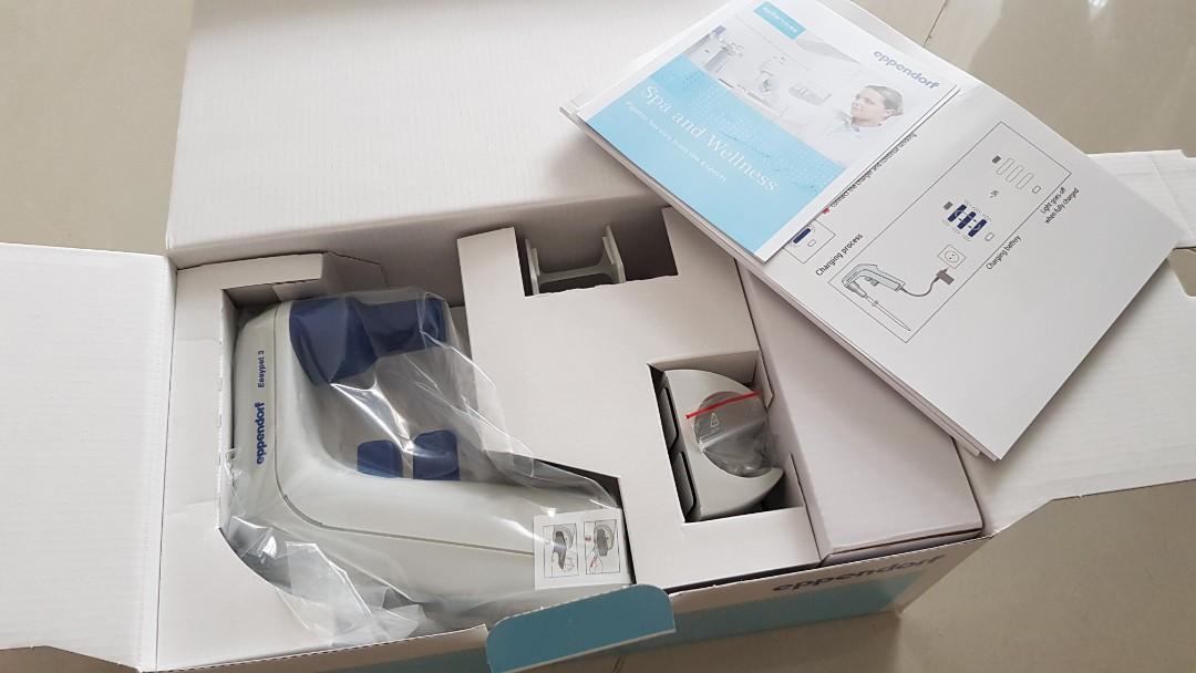 Eppendorf Easypet 3 Electronic Pipette with Charger and Wall Mount Holder, Mobile Phones