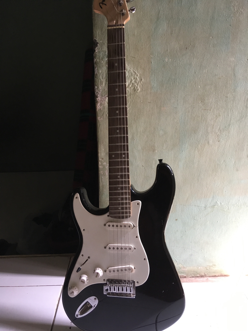 jual gitar fender stratocaster