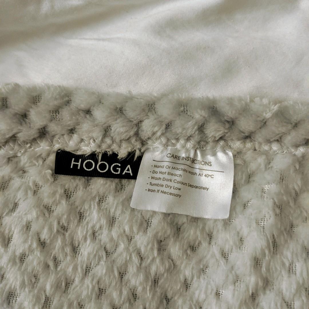 Hooga blanket dublin collection, Furniture & Home Living, Home Decor