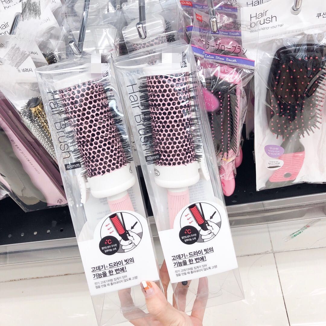Korea Daiso Curl Comb, Beauty & Personal Care, Hair on Carousell
