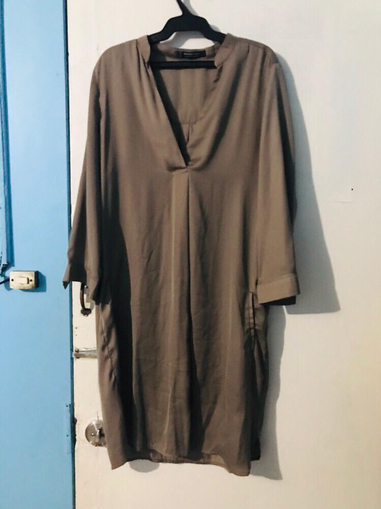 Mango Dress / Maternity Dress (Category: Maternity wear) located in Quezon City. Submitted by msjhie21 (Listing ID 232763043, Image 1). Description: Good condition Small yung size pero fit siya sa medium to large Pwede din maternity dress :).