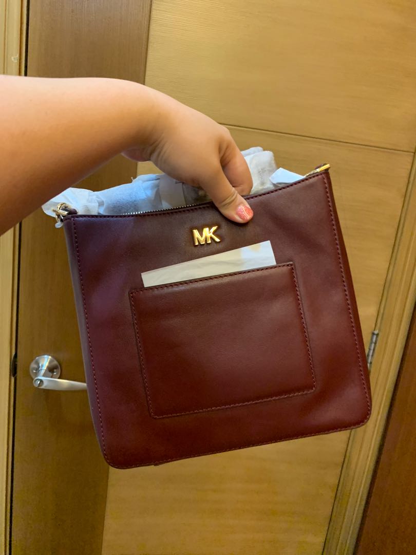 Michael Kors Gloria Messenger Bag Women s Fashion Bags Wallets