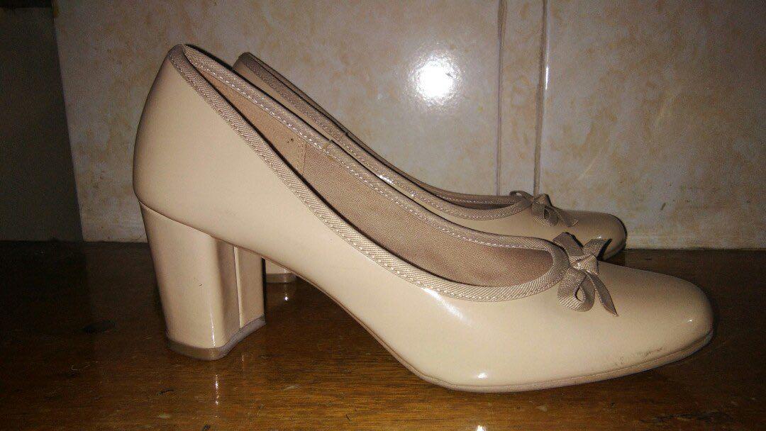 Payless Comfort Plus Womens Shoes Beige On Carousell