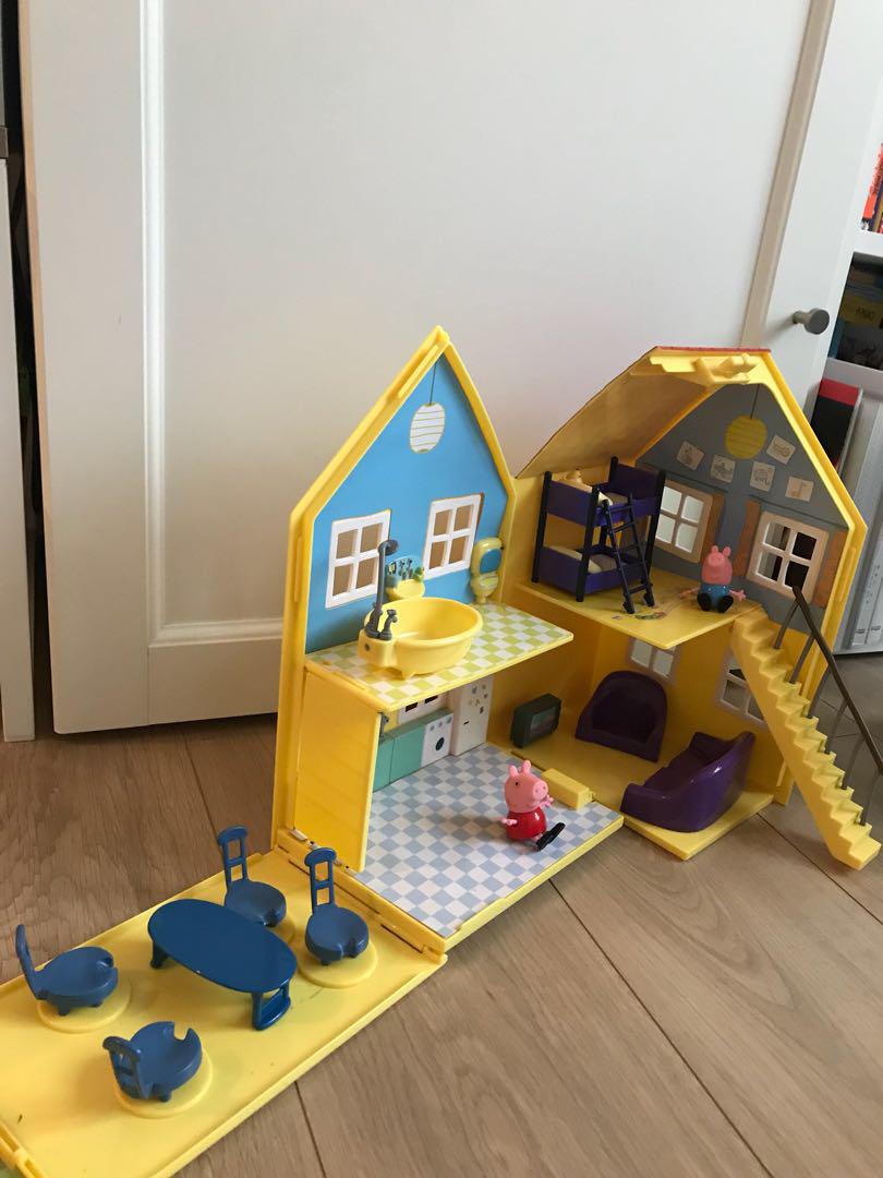 peppa pig deluxe wooden playhouse