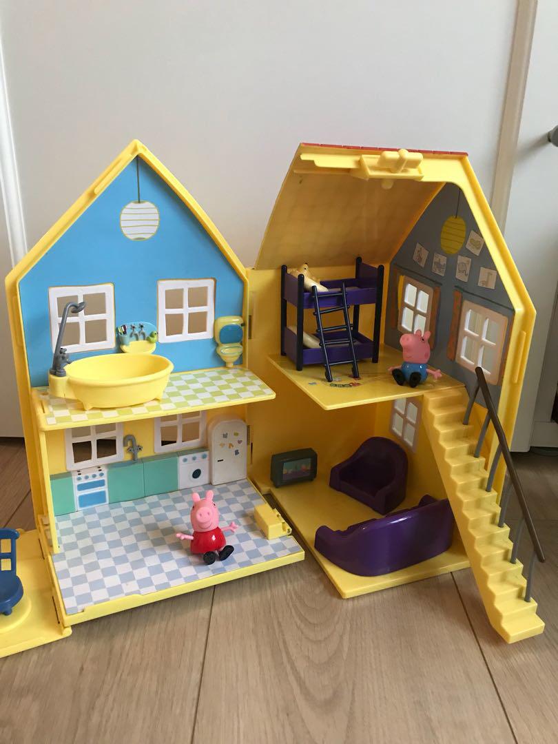 peppa pig deluxe wooden playhouse