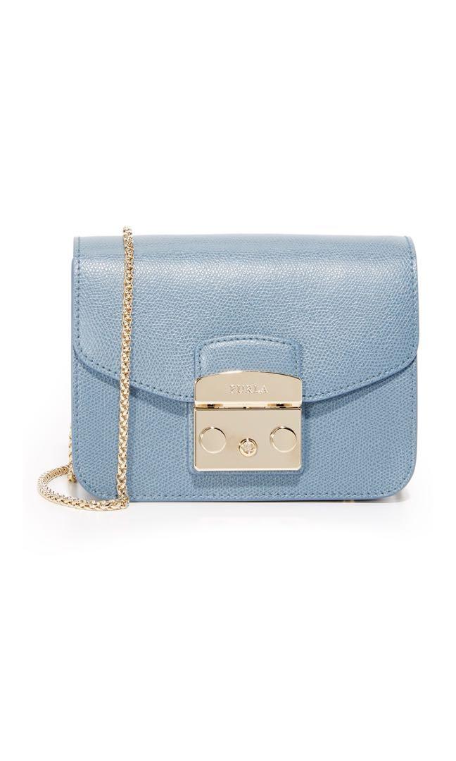 Furla outlet metropolis 2019
