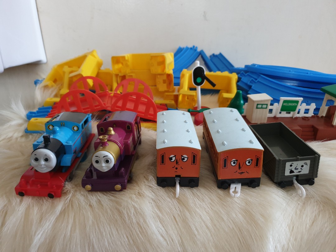Tomy thomas and friends motor road and rail, Hobbies & Toys, Toys ...