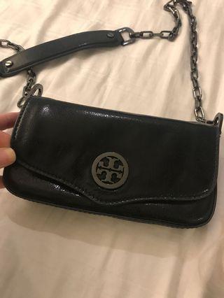 Tory sling bag