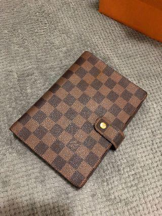 Louis Vuitton 記事本