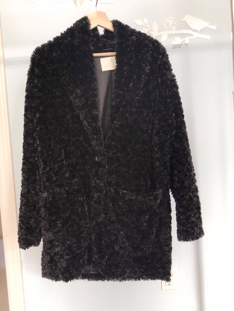 Aritzia Wilfred Free Plush Grete Jacket Women s Fashion Clothes on Carousell